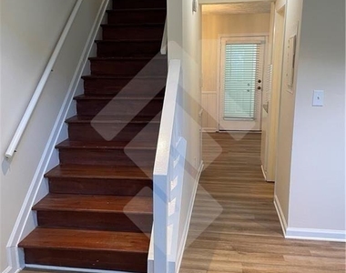4267 Grogan Street Nw - Photo Thumbnail 6