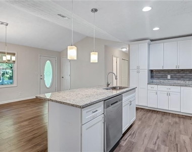 5772 Lilburn Stone Mountain Road - Photo Thumbnail 34