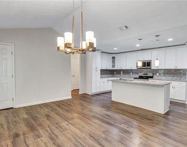 5772 Lilburn Stone Mountain Road - Photo Thumbnail 8