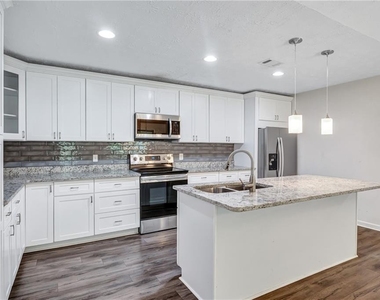 5772 Lilburn Stone Mountain Road - Photo Thumbnail 14