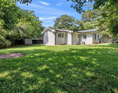 5772 Lilburn Stone Mountain Road - Photo Thumbnail 38