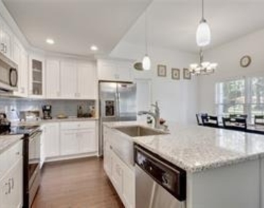 1012 Knightsbridge Road Nw - Photo Thumbnail 5