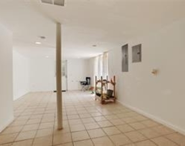 1012 Knightsbridge Road Nw - Photo Thumbnail 17