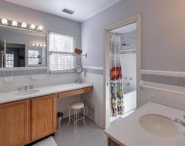 555 Greenland Road - Photo Thumbnail 21