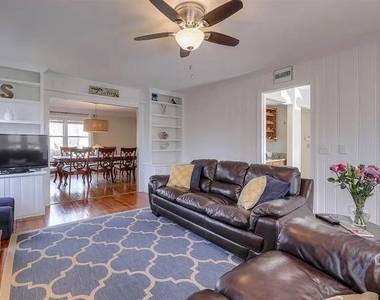 555 Greenland Road - Photo Thumbnail 13