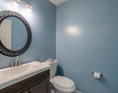 555 Greenland Road - Photo Thumbnail 16
