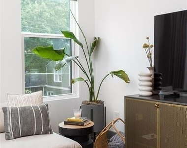 1261 Wright Lane Se - Photo Thumbnail 10