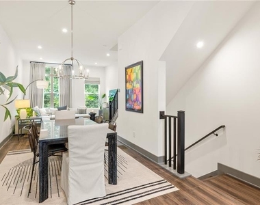 1261 Wright Lane Se - Photo Thumbnail 8