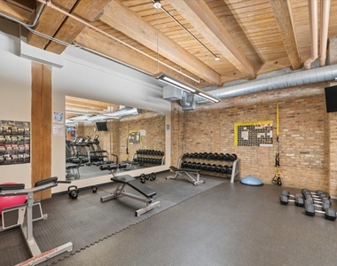 1040 W Adams Street - Photo Thumbnail 17
