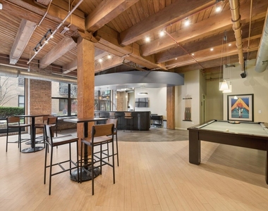 1040 W Adams Street - Photo Thumbnail 16