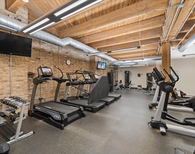 1040 W Adams Street - Photo Thumbnail 14