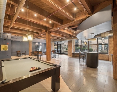 1040 W Adams Street - Photo Thumbnail 12