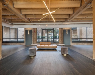 1040 W Adams Street - Photo Thumbnail 15