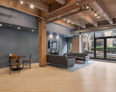 1040 W Adams Street - Photo Thumbnail 13