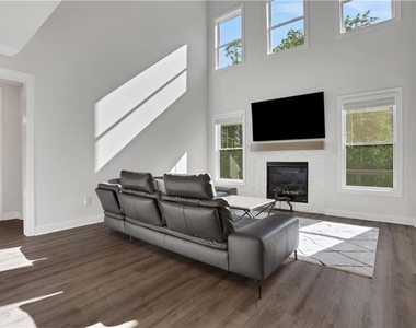1297 Cauley Creek Overlook - Photo Thumbnail 4