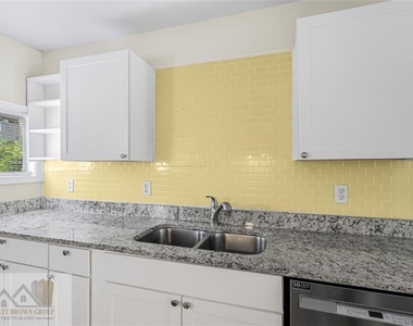 3277 Wheeler Street - Photo Thumbnail 9