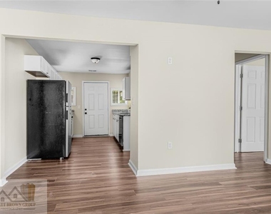 3277 Wheeler Street - Photo Thumbnail 6