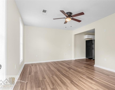 3277 Wheeler Street - Photo Thumbnail 4