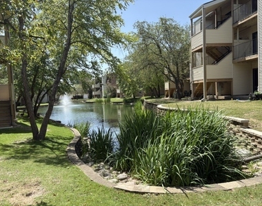 183 N Waters Edge Drive W - Photo Thumbnail 8