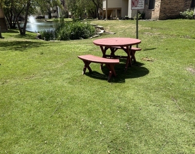183 N Waters Edge Drive W - Photo Thumbnail 7