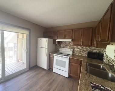183 N Waters Edge Drive W - Photo Thumbnail 4