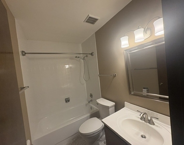 183 N Waters Edge Drive W - Photo Thumbnail 6