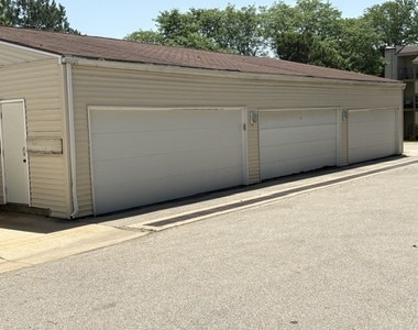 183 N Waters Edge Drive W - Photo Thumbnail 2