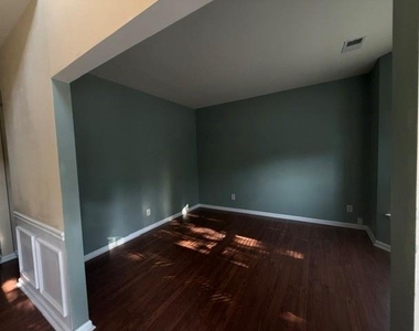 1020 Capstone Court - Photo Thumbnail 10