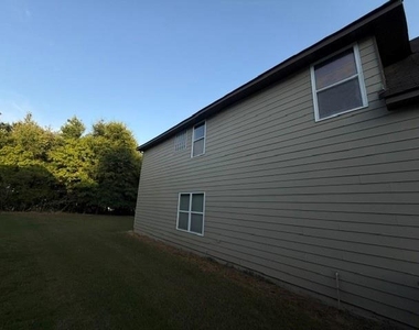 1020 Capstone Court - Photo Thumbnail 5