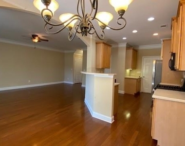 2511 Gadsen Walk - Photo Thumbnail 3