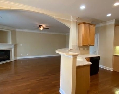 2511 Gadsen Walk - Photo Thumbnail 11