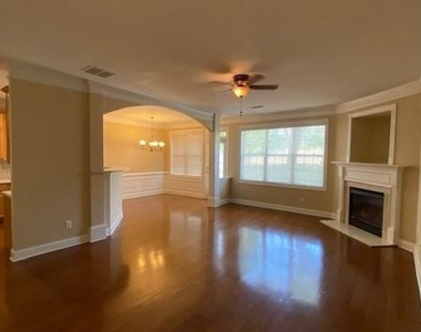 2511 Gadsen Walk - Photo Thumbnail 6