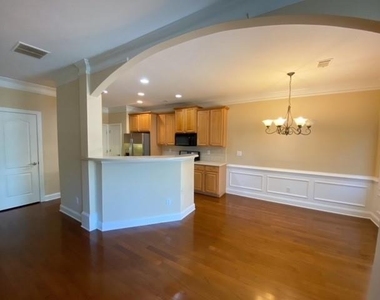 2511 Gadsen Walk - Photo Thumbnail 12