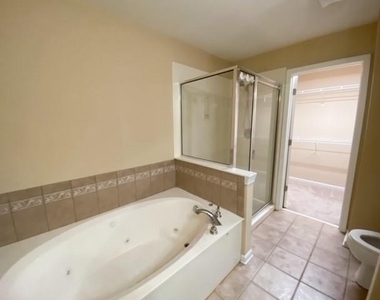 2511 Gadsen Walk - Photo Thumbnail 25