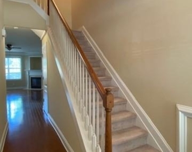 2511 Gadsen Walk - Photo Thumbnail 2