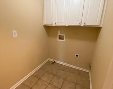 2511 Gadsen Walk - Photo Thumbnail 32