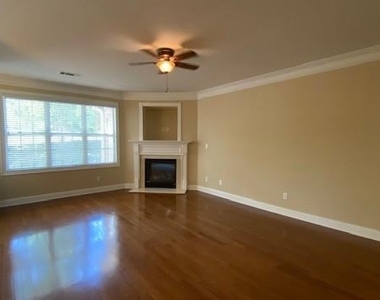 2511 Gadsen Walk - Photo Thumbnail 7