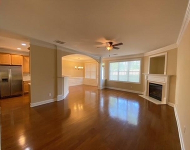 2511 Gadsen Walk - Photo Thumbnail 5