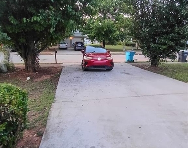325 Barshay Drive - Photo Thumbnail 12