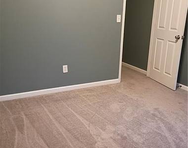 325 Barshay Drive - Photo Thumbnail 8