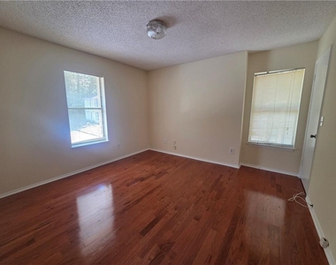 1204 Old Hammond Chase - Photo Thumbnail 5