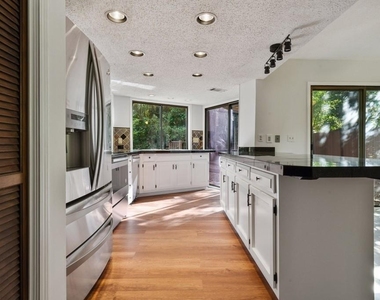 1000 Muirfield Drive - Photo Thumbnail 21