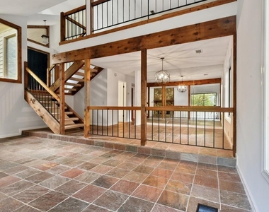 1000 Muirfield Drive - Photo Thumbnail 18