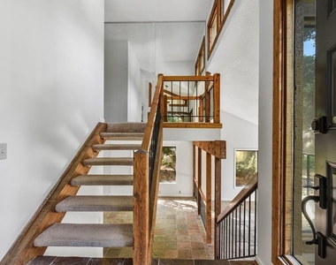 1000 Muirfield Drive - Photo Thumbnail 5