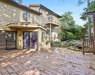 1000 Muirfield Drive - Photo Thumbnail 4