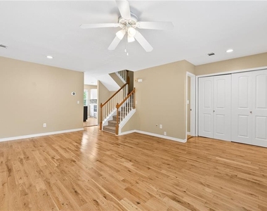 2266 Oak Glenn Circle - Photo Thumbnail 8