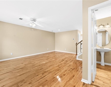 2266 Oak Glenn Circle - Photo Thumbnail 4