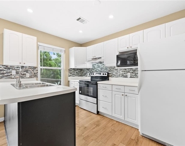 2266 Oak Glenn Circle - Photo Thumbnail 11