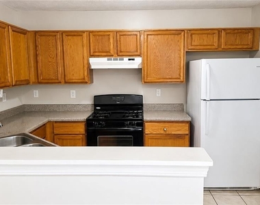 1271 Vintage Pointe Dr - Photo Thumbnail 2