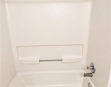 1271 Vintage Pointe Dr - Photo Thumbnail 17